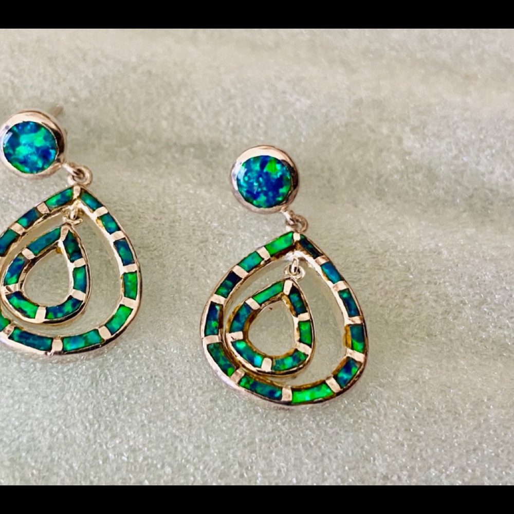 925 Sterling silver with real Opals Earrings ❤️